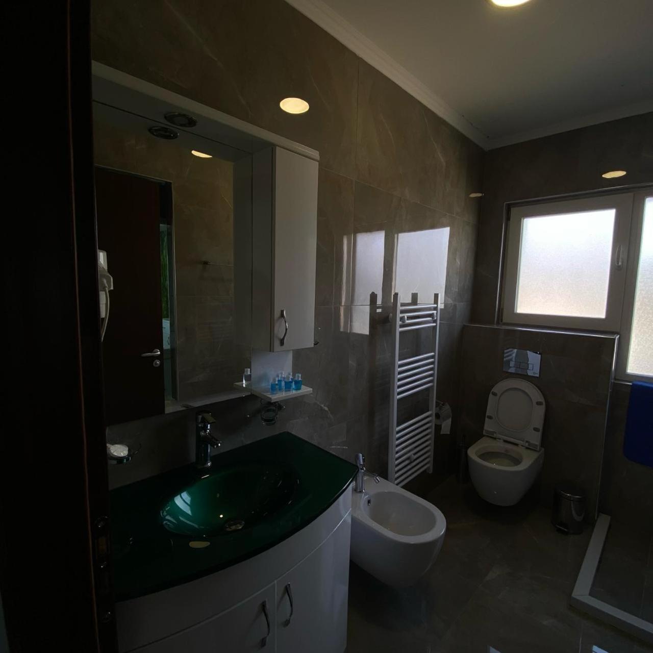 Hotel Pogradeci 2 Tushemisht Kültér fotó