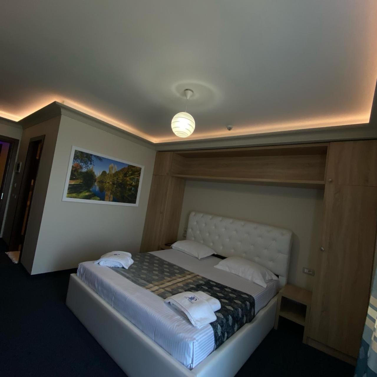 Hotel Pogradeci 2 Tushemisht Kültér fotó