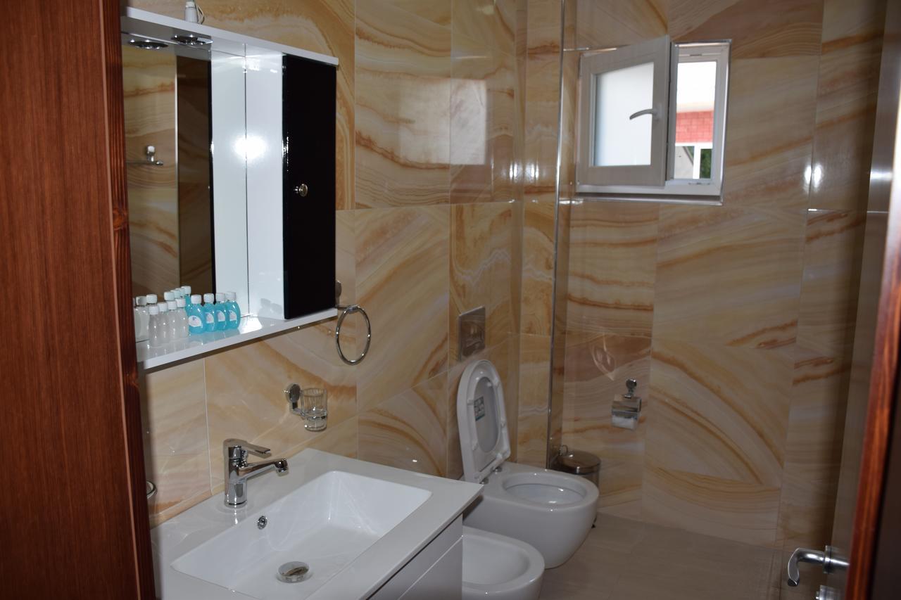 Hotel Pogradeci 2 Tushemisht Kültér fotó